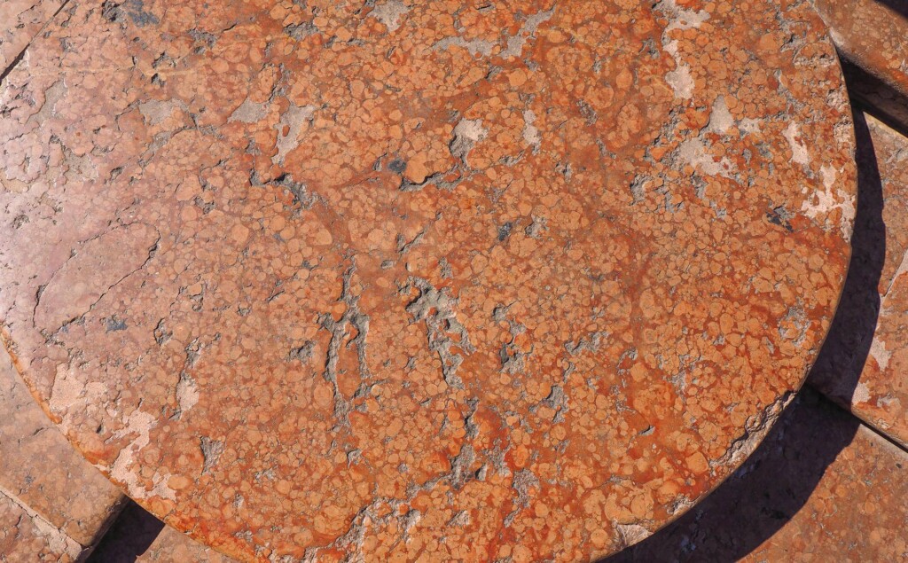 Stół Infinity Ceramic Amber Bianco brązowy 160x240x95 jako stylowy element wnętrza
