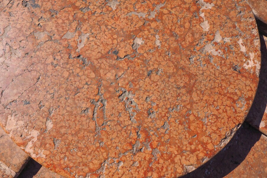Stół Infinity Ceramic Amber Bianco brązowy 160x240x95 jako stylowy element wnętrza